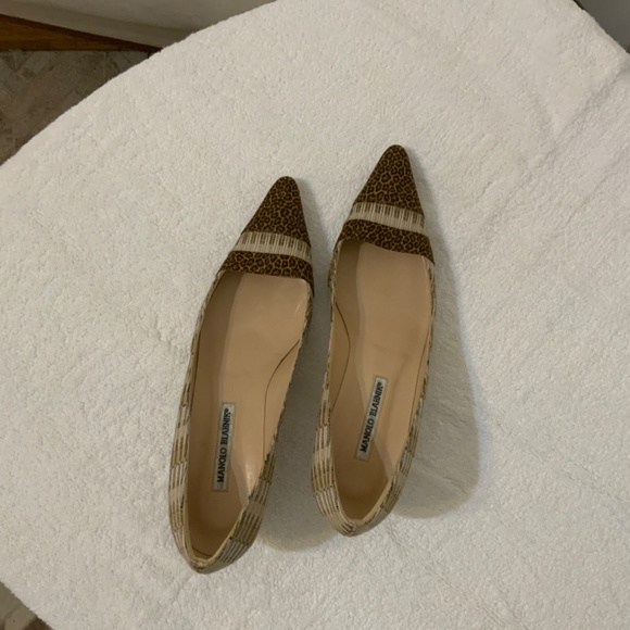 Manolo Blahnik Multi-Pattern Kitten Heel Pumps NWOT Size 41 - Picture 6 of 7